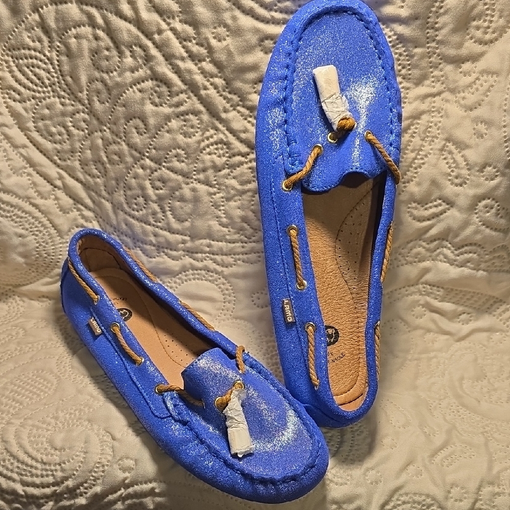 Lamo Women's Blue Shimmer Driving Loafers Moccasins with Tassel